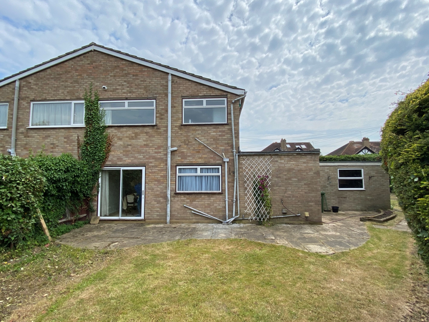 Pavilion Gardens, StainesuponThames, Surrey, TW18 Nevin And Wells